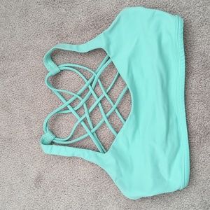 Lululemon Free to be Wild bra size 6 in wild mint